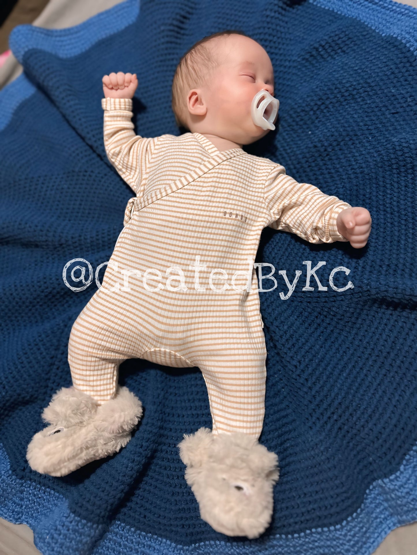 crochet round baby blanket navy blue